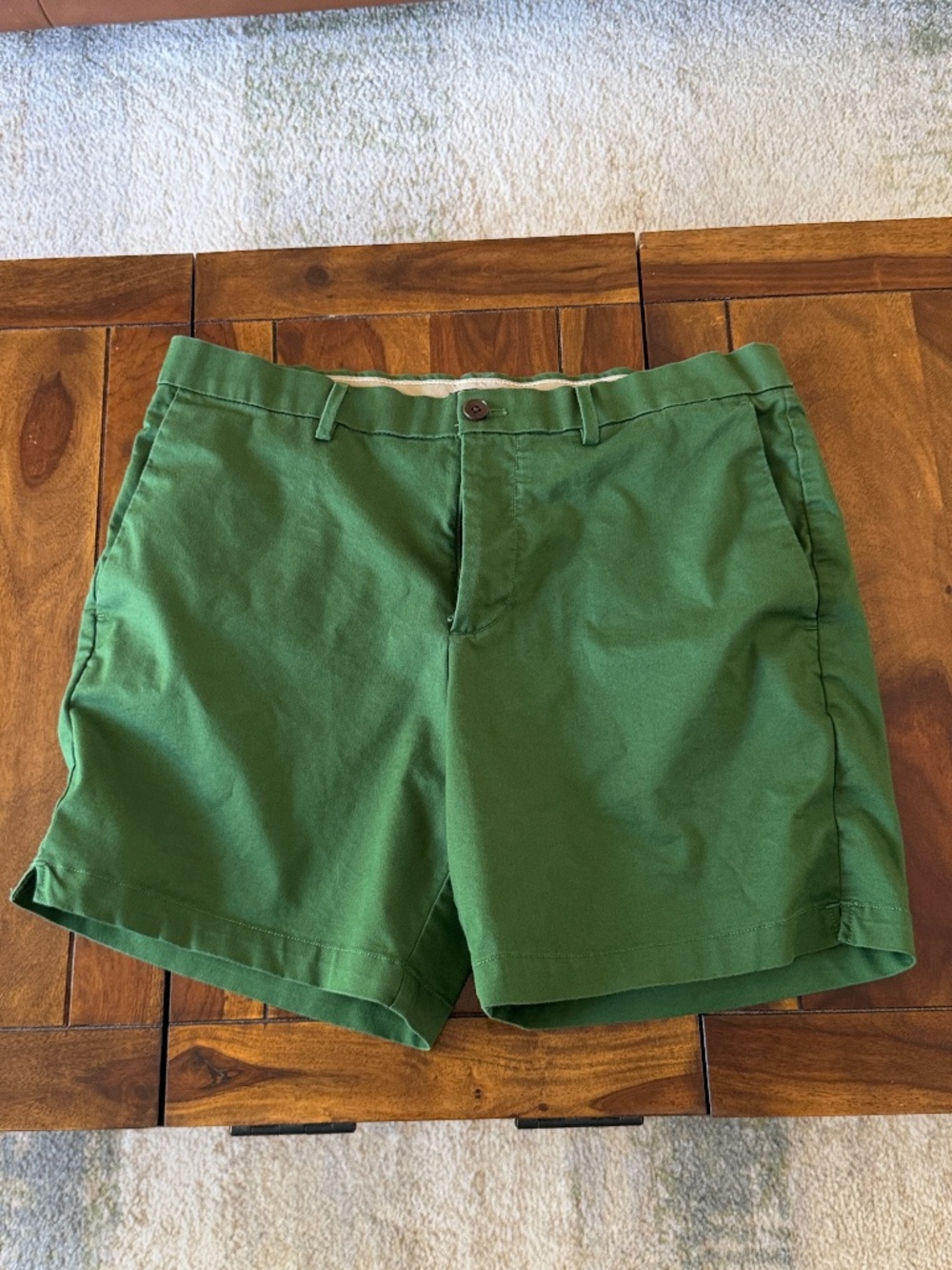 Banana Republic, Men’s 7" Inseam CORE TEMP SHORT, 33" Waist